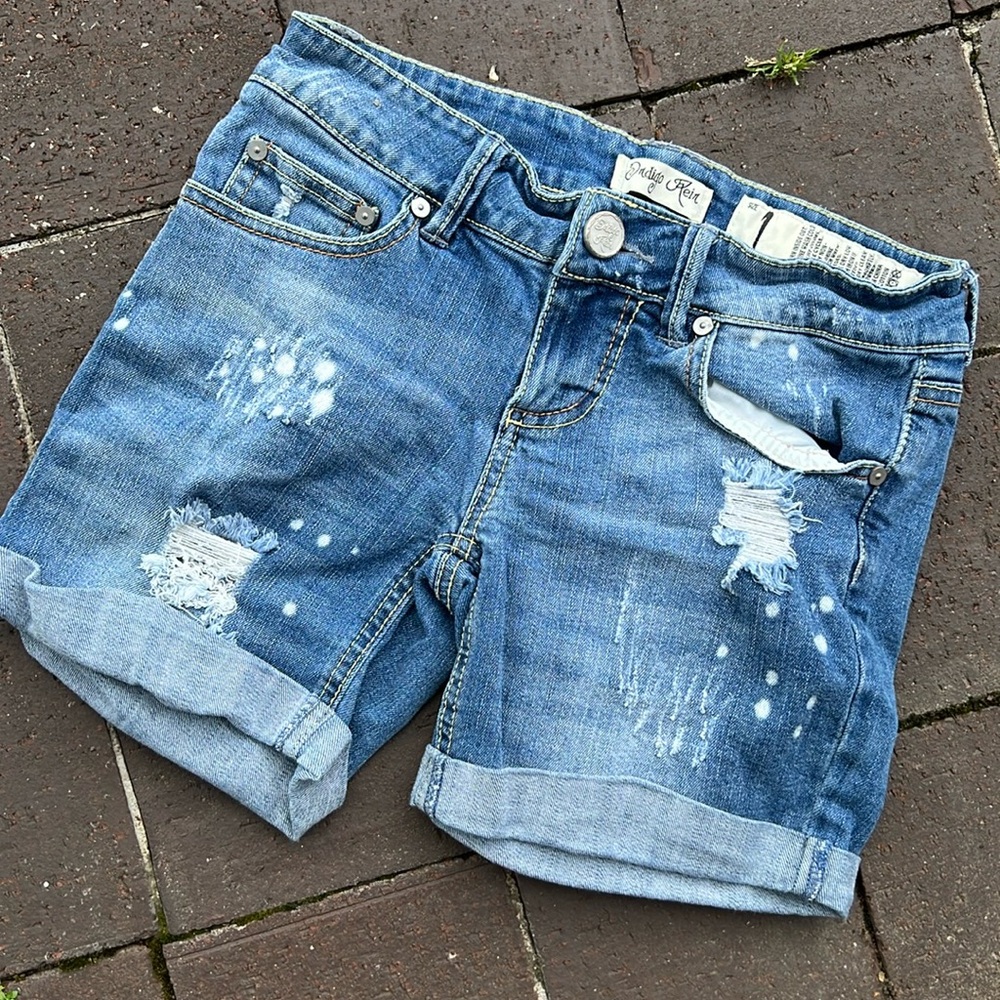 Forever 21 Indigo Rein blue jeans cutoff rolled blue jeans shorts. Size 1